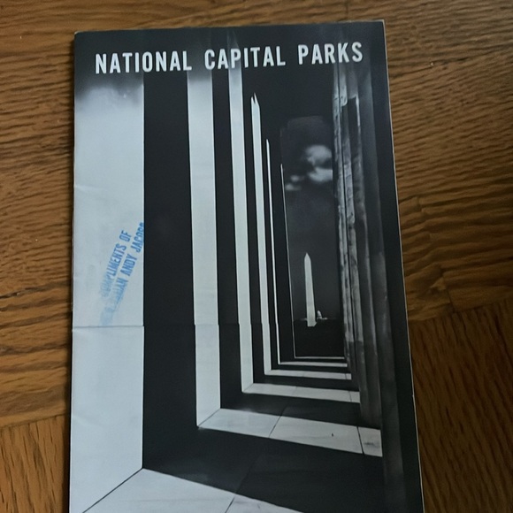 COLONIAL WILLIAMSBURG GUIDEBOOK, Old Sturbridge Village & National Capital Parks - Picture 8 of 11